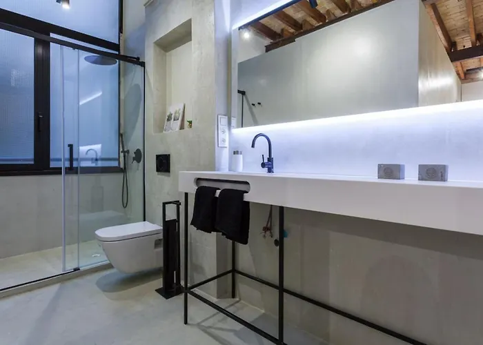 Modern And Unique In The Heart Of 公寓