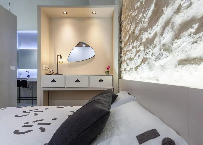 Modern And Unique In The Heart Of 公寓