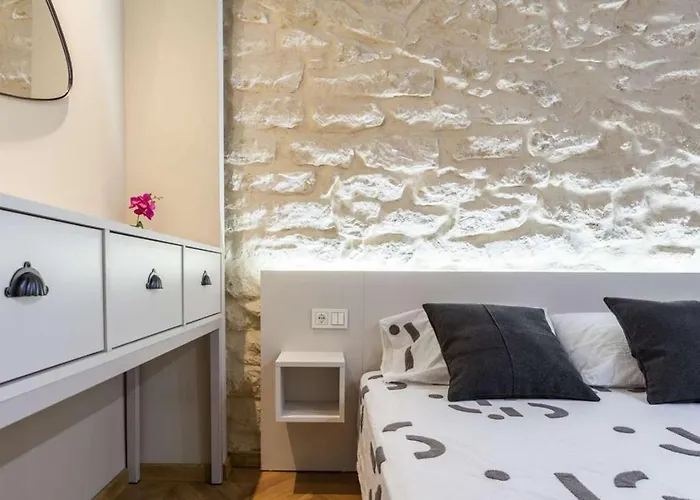 Modern And Unique In The Heart Of 公寓 *